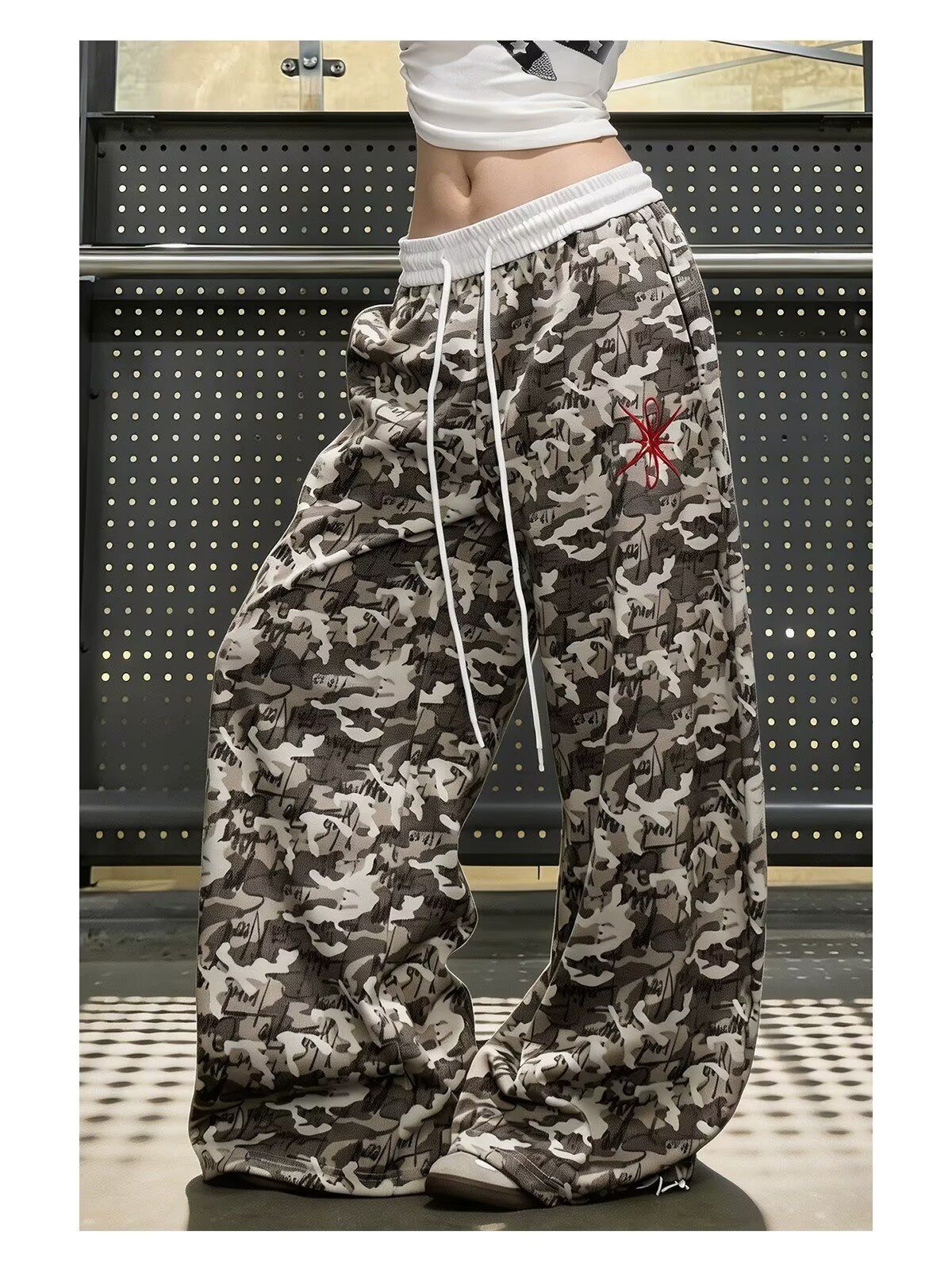 다용도 캐주얼 바지 남자 루즈핏 스트레이트 캐주얼 바지 2024 유입 조거 바지 다용도 ins 항구 추세 남성용 바지