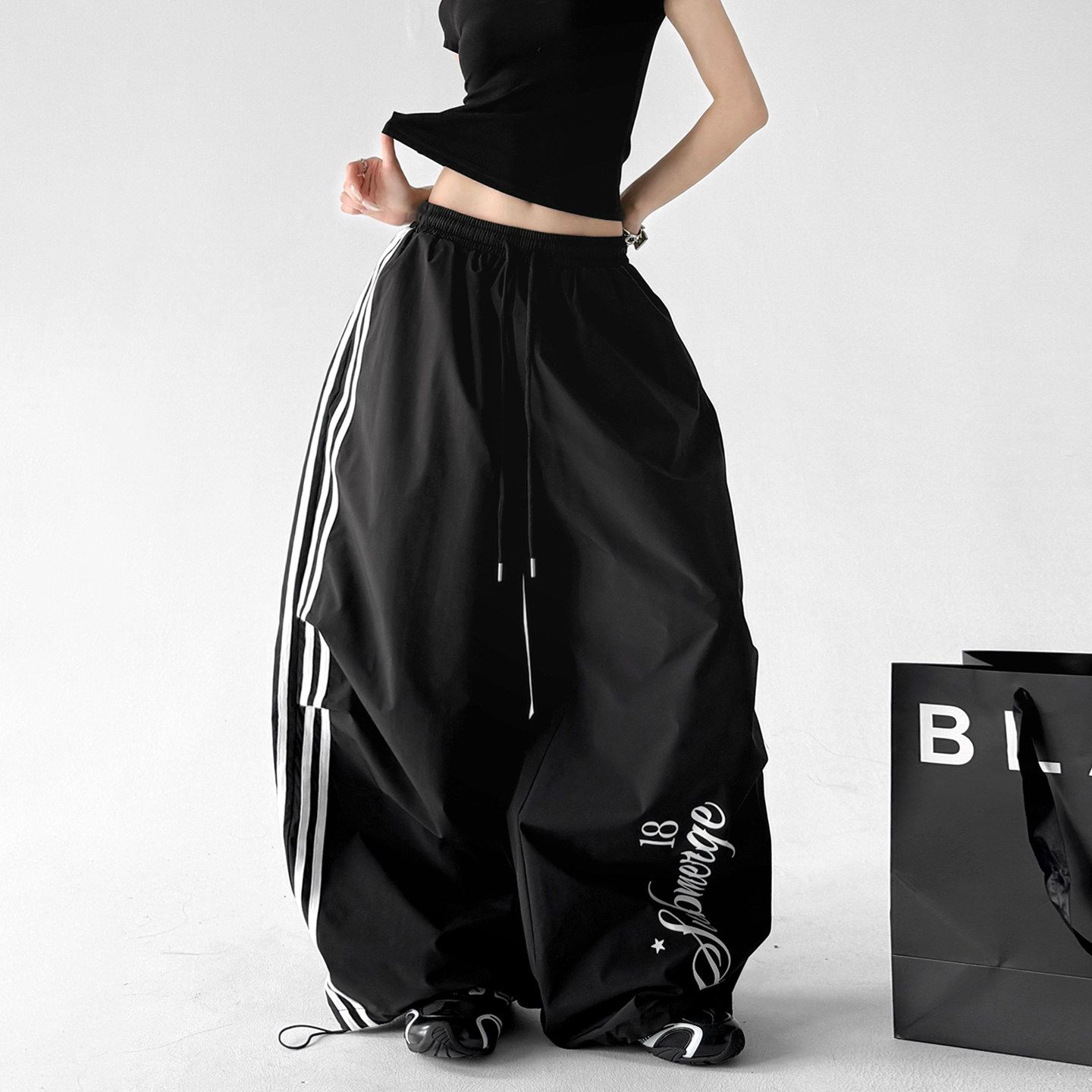 검정색 고유 한 와이드 레깅스 바지 2026 여름 드레스 새로운 슈퍼 화재 키 큰 남자 운동 바지 야외 정통 캐주얼 바지