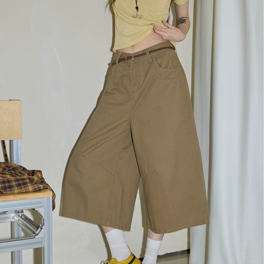 카키 색 기타 주머니 야외 7 점 청바지 남녀 같은 단락 루즈핏 스트레이트 넓은 다리 캐주얼 워크웨어 5 점 바지