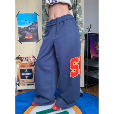 批发美式字母潮牌刺绣弯刀<b class='q'>裤</b>男女宽松印花设计感<b class='q'>百搭</b>运动阔腿<b class='q'>裤</b>