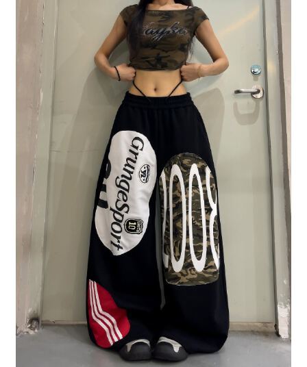 아메리칸 거리 해체 낙서 디자인 카모플라주 패치 패치워크 캐주얼 바지 남녀 넓은 다리 모통이 칼 웨이 바지 긴 바지 트렌디