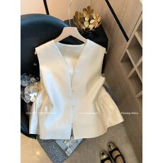 批发法式珠光v领荷叶边无袖马甲女2026春<b class='q'>夏</b>新款温柔气质减龄背心上衣