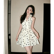 批发实拍 2026蝴蝶结绑带露背挂脖<b class='q'>连衣裙</b>法式<b class='q'>波点</b>短裙纯欲收腰a字裙