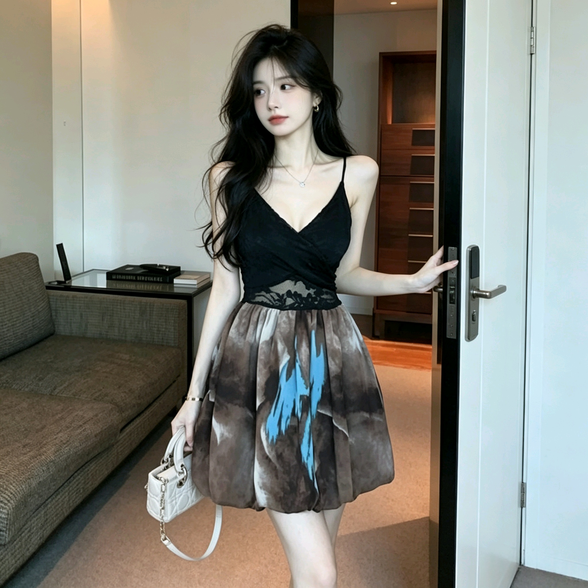 실사 순수한 욕망 바람 블랙 레이스 조각 수묵화 반신 꽃밭 치마 슬림해 보이는 좋은 슬립 미니 스커트