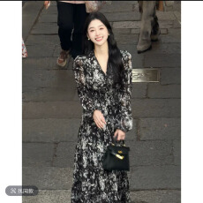 批发南萱半岛情书春季黑色碎花气质显瘦收腰长袖<b class='q'>连衣裙</b>LYZ3055