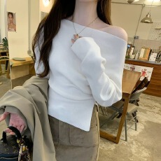 批发一字肩洋气内搭修身针织<b class='q'>打底衫</b>女2025秋冬斜肩白色高级设计感上衣