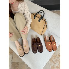 批发<b class='q'>新款</b>秋冬季真皮老钱风女单鞋