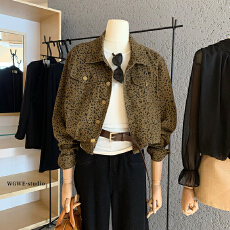 批发5件起批不退不换6982设计感美式复古翻领豹纹印花短款牛仔外套