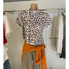 批发复古黑白波点小狗印花泡泡<b class='q'>短袖</b><b class='q'>衬衫</b>少女感领口系带小衫上衣