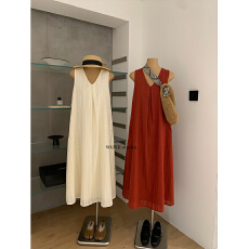 批发复古高级感v领<b class='q'>纯色</b>垂感宽松显瘦无袖a字背心<b class='q'>连衣裙</b>