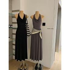 批发性感挂脖露背荡领垂感针织背心<b class='q'>吊带</b>连衣裙