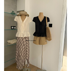 蕾丝镂空v领小衫女夏荷叶边衬衣小飞袖上衣