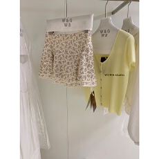 批发俏皮减龄<b class='q'>碎花</b>小<b class='q'>短裙</b>女拼接蕾丝花边半身裙子