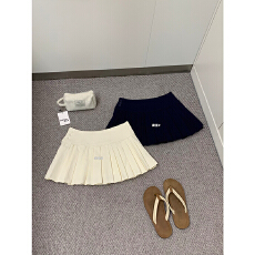 批发韩版显瘦百搭女设计感高腰A字纽扣<b class='q'>百褶</b>裙<b class='q'>短裙</b>