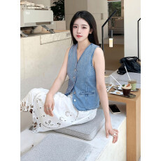 批发无袖马夹<b class='q'>背心</b>上衣女夏季外穿薄款小个子洋气时髦短款v领<b class='q'>牛仔</b>马甲