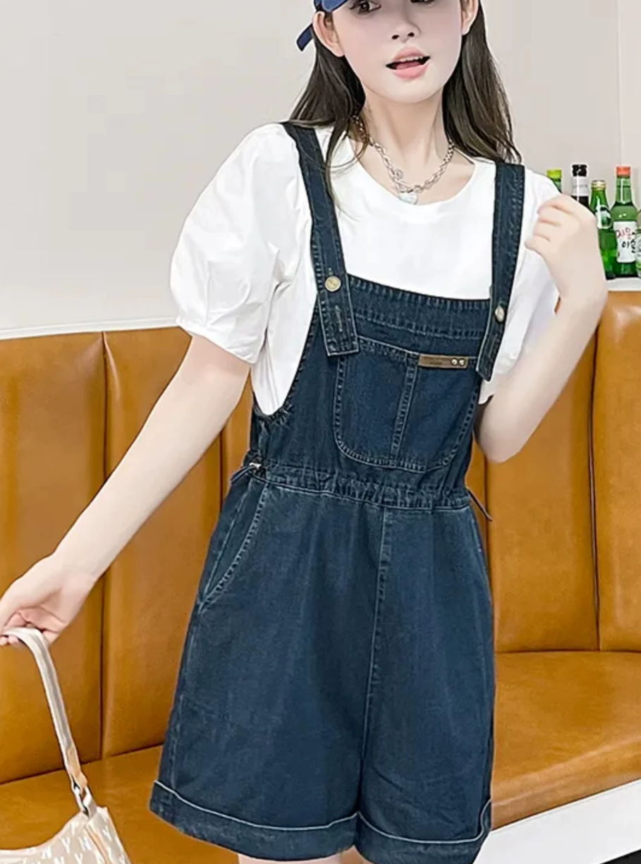 데님 멜빵 반바지 여성 여름 얇은 스타일 2025 년 새로운 슬림해 보이는 작은 키 연령 감소 슬립 넓은 다리 올인원 바지