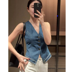 批发无袖v领牛仔马甲背心女春<b class='q'>秋</b>季2025新款修身法式收腰马夹叠穿上衣