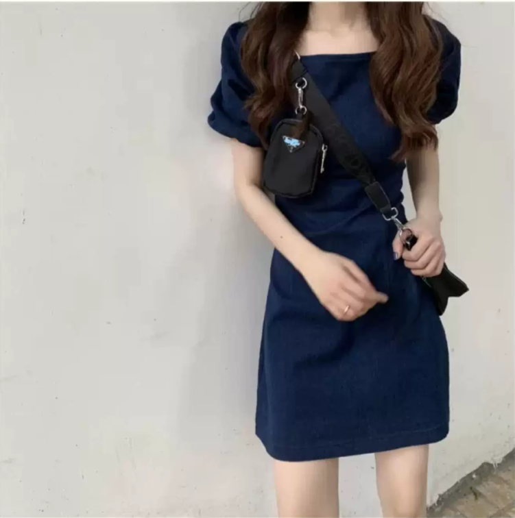 홍콩 느낌 고대 복장 거품 소매 광장 칼라 데님 스커트 2026 년 새로운 작은 키 소녀 심장 기계 파란색 드레스 여름