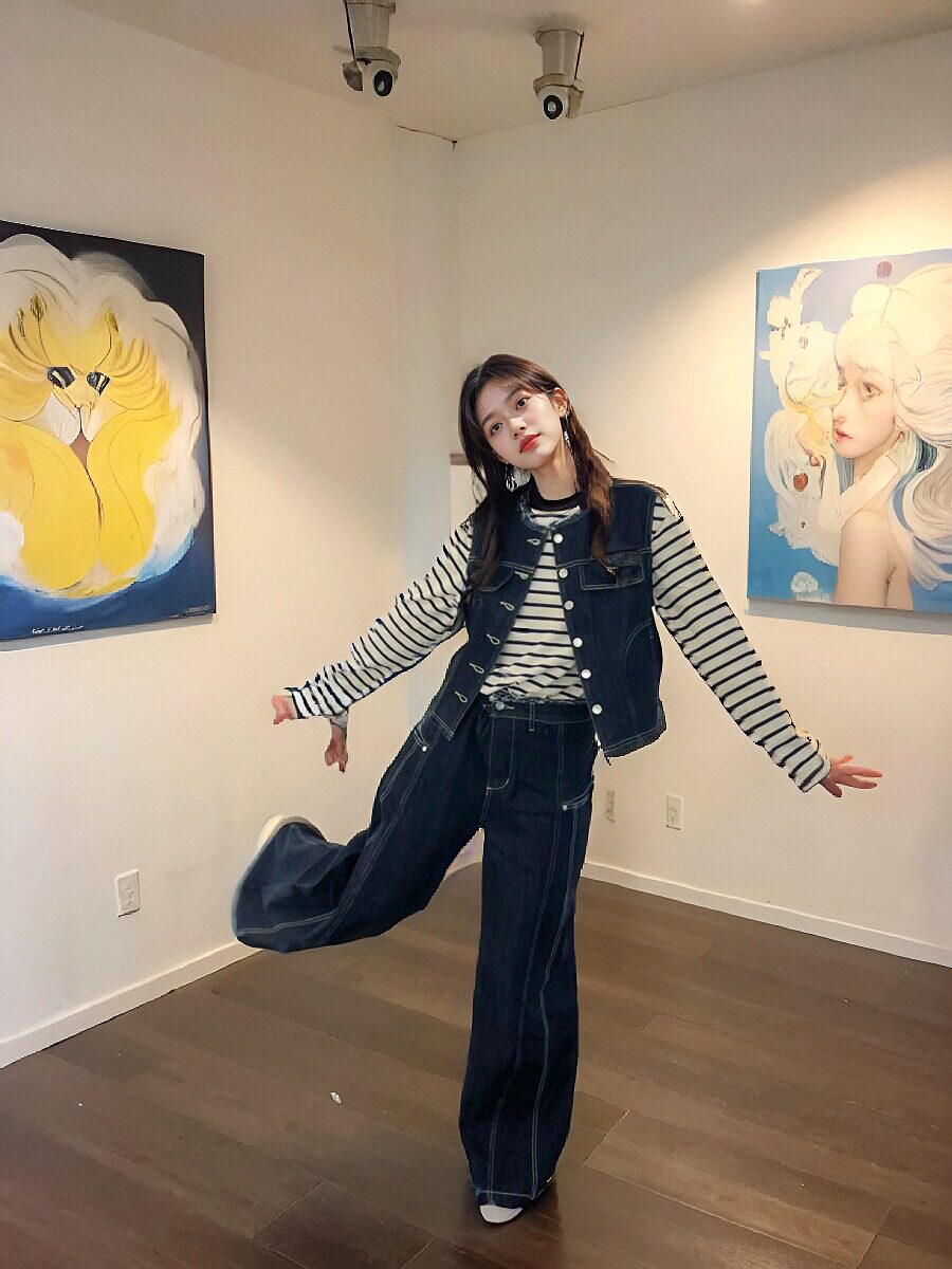 이른 봄 한 부서 착용 가져 가라. 세트 여성 가을 새로운 데님 베스트 스택 착용 스트라이프 티셔츠 와이드 레그 팬츠 3종 세트 연령 감소