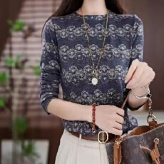 批发秋冬新款<b class='q'>长袖</b>t恤女士圆领复古打底衫气质宽松妈妈装减龄加厚上衣