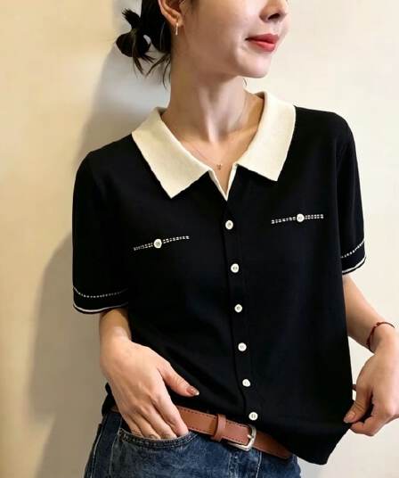 한 부서 캐주얼 POLO 칼라 디스플레이 화이트 다용도 얼음 실크 니트 스웨터 패션 배색 슬림해 보이는 연령 감소 반팔 티셔츠 맨위
