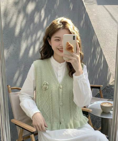 작은 청신 쇼트 스타일 V넥 니트 조끼 여자 조끼 가을 의상 새로운 어깨 녹색 일본식 외부 가져 가라. 스택 착용 맨위