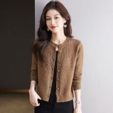 批发高档羊毛开衫女宽松短款秋冬新款中老年<b class='q'>妈妈</b>洋气针织上衣毛衣<b class='q'>外套</b>