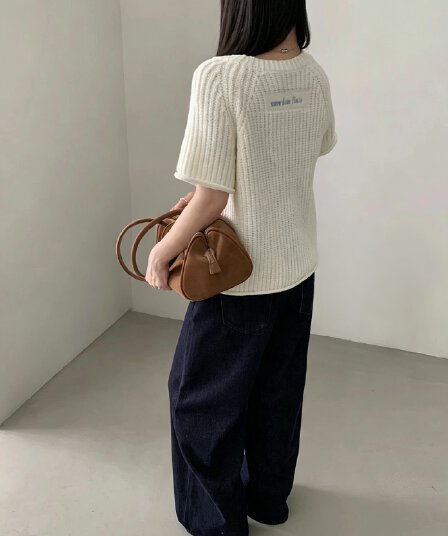한 부서 뒤로 알파벳 자수 반팔 니트 스웨터 여성 봄 가을 거친 구덩이 기사 라운드 넥 볼륨 측면 쇼트 스타일 부드러운 찹쌀 맨위