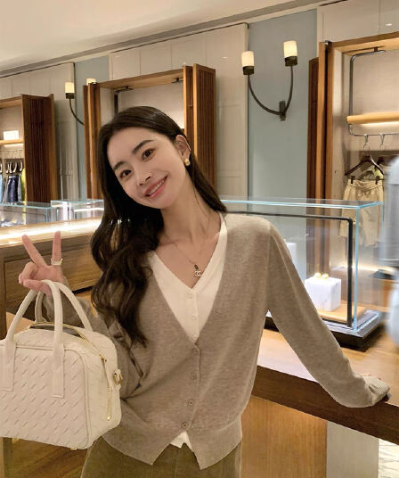 가을 섹션 약화 된 카디건 V넥 페이크 레이어드 니트 오픈 가디건 여성 루즈핏 품격 얇은 스타일 외부 잡아라. 외투
