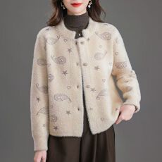批发秋冬洋气钉珠印花<b class='q'>妈妈</b>装针织开衫<b class='q'>中老年</b>宽松百搭圆领仿水貂绒<b class='q'>外套</b>