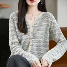批发早秋V领小香风针织打底衫女2026新款<b class='q'>上衣</b>洋气<b class='q'>大码</b><b class='q'>女装</b>秋冬毛衣