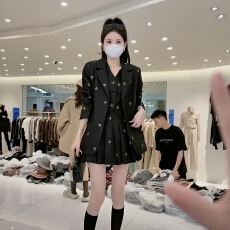 批发早秋穿搭一整套大码胖mm<b class='q'>西装</b>外套马甲百褶短裙高级好看三件套装女