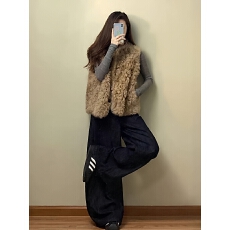 批发冬装搭配一整套ootd羊羔毛马甲灰色打底衫<b class='q'>牛仔裤</b>韩系高级感三件套