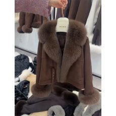 批发深棕色短款<b class='q'>大</b>毛领棉服<b class='q'>外套</b><b class='q'>女</b>冬季<b class='q'>大</b>码胖mm高级感独特保暖棉衣棉袄