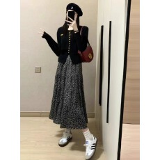 批发春季搭配一整套<b class='q'>大码</b>胖mm黑色碎花半身裙子时尚气质减龄两件套装女