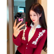 批发红色蕾丝拼接<b class='q'>针织</b>衫上衣女春季<b class='q'>大码</b>胖mm收腰巨好看轻熟风内搭毛衣