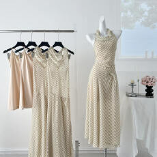批发法式复古条纹无袖背心连衣裙子女夏2026新款<b class='q'>显瘦</b>气质海边度假长裙