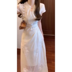批发新中式国风改良白色<b class='q'>旗袍</b>连衣裙女夏2026<b class='q'>新款</b>小个子高级感汉服长裙