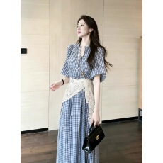 批发蓝色格子<b class='q'>连衣裙</b>女2026夏季新款今年流行爆款巨好看多巴胺掐腰裙子