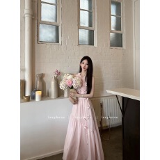 批发独特漂亮一整套<b class='q'>女</b>海边穿搭立体花朵无袖<b class='q'>背心</b>上衣高腰半身裙两件套