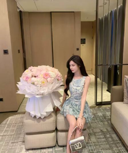 justqin 얼음의 아름다움 2026 새로운 여름 드레스 블루 꽃 미니 스커트 허리 수축 치마 섹시함 품격 여성 드레스