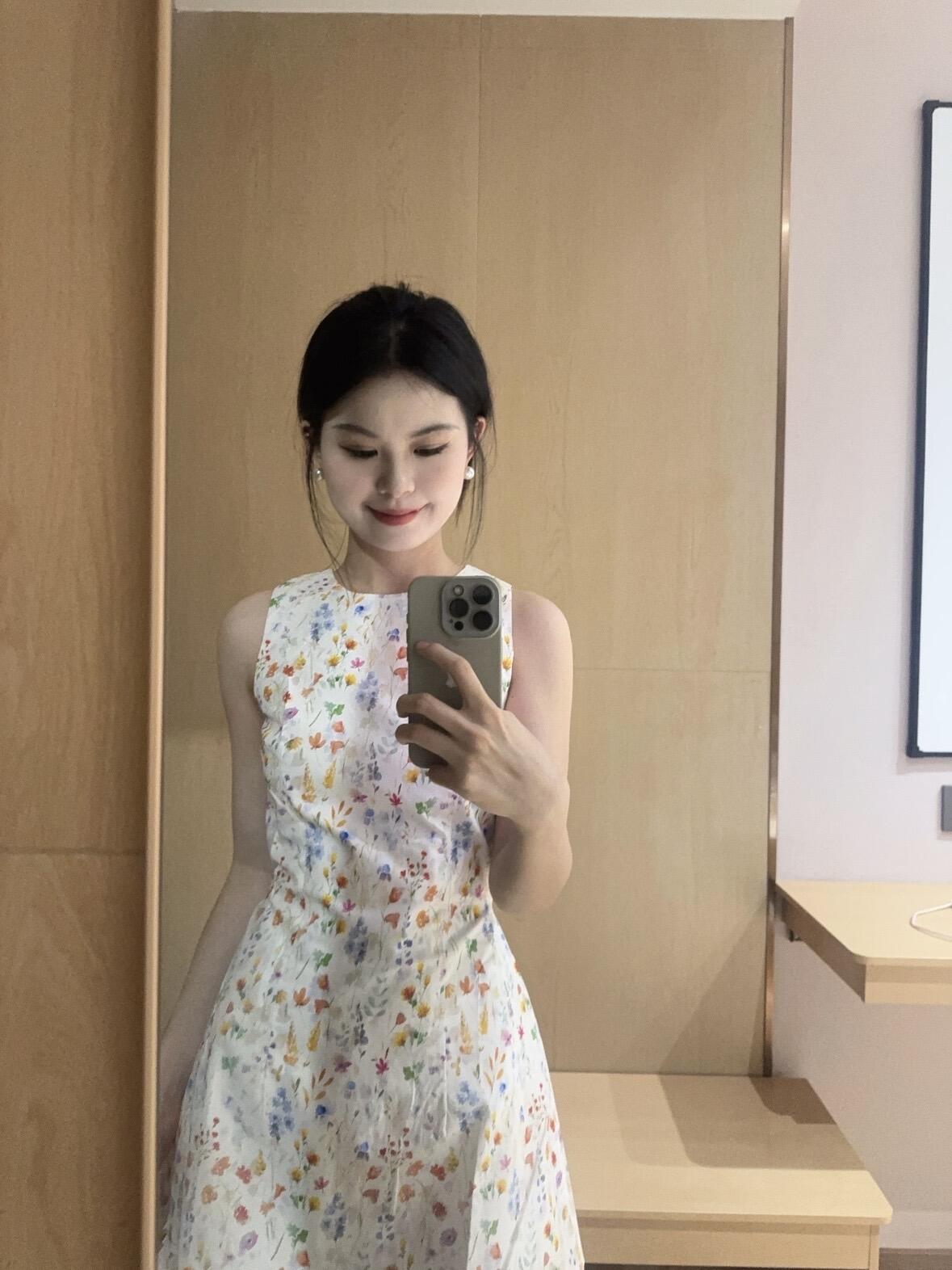 부드러운 바람 달콤함 작은 키 여성 드레스 여름 새로운 프랑스식 장난기 넘치는 연령 감소 꽃무늬 민소매 조끼 미니 스커트