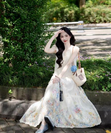 자이언트 잘 생긴 자수 꽃무늬 민소매 여성 드레스 여름 고급 센스 해변가 휴가 슈퍼 요정 해변 드레스 아름다운 롱 스커트