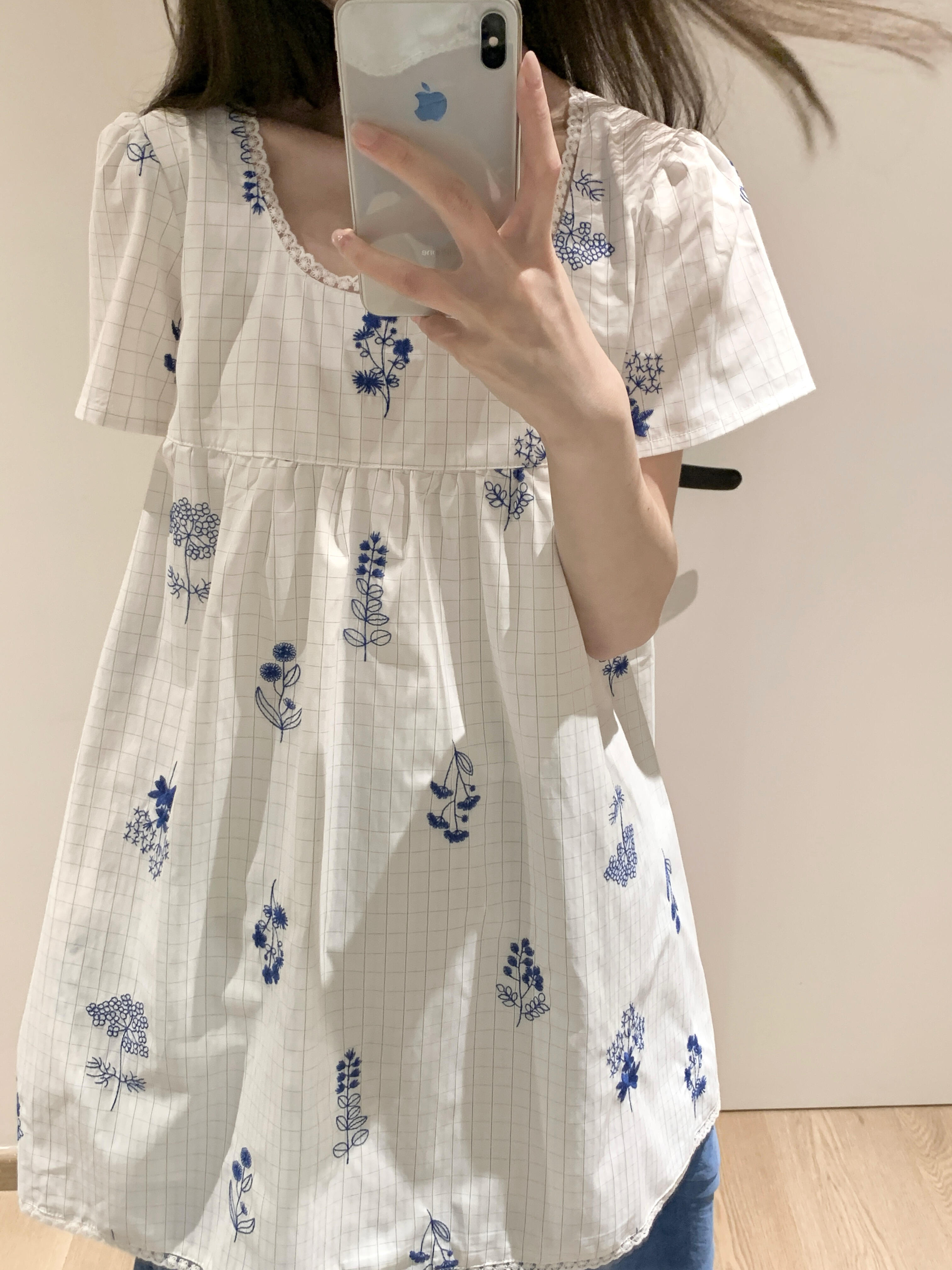 달콤한 부서 소녀 블루 체크무늬 꽃 자수 루즈핏 롱 코트 반팔 여름 신선함 통기성 슬림해 보이는 연령 감소 인형 셔츠