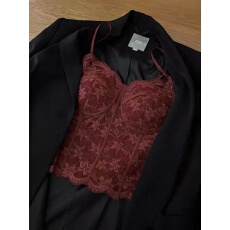 批发山楂红吊带显白封神~秋冬内搭被问爆~保暖薄绒一体式胸垫美背吊带