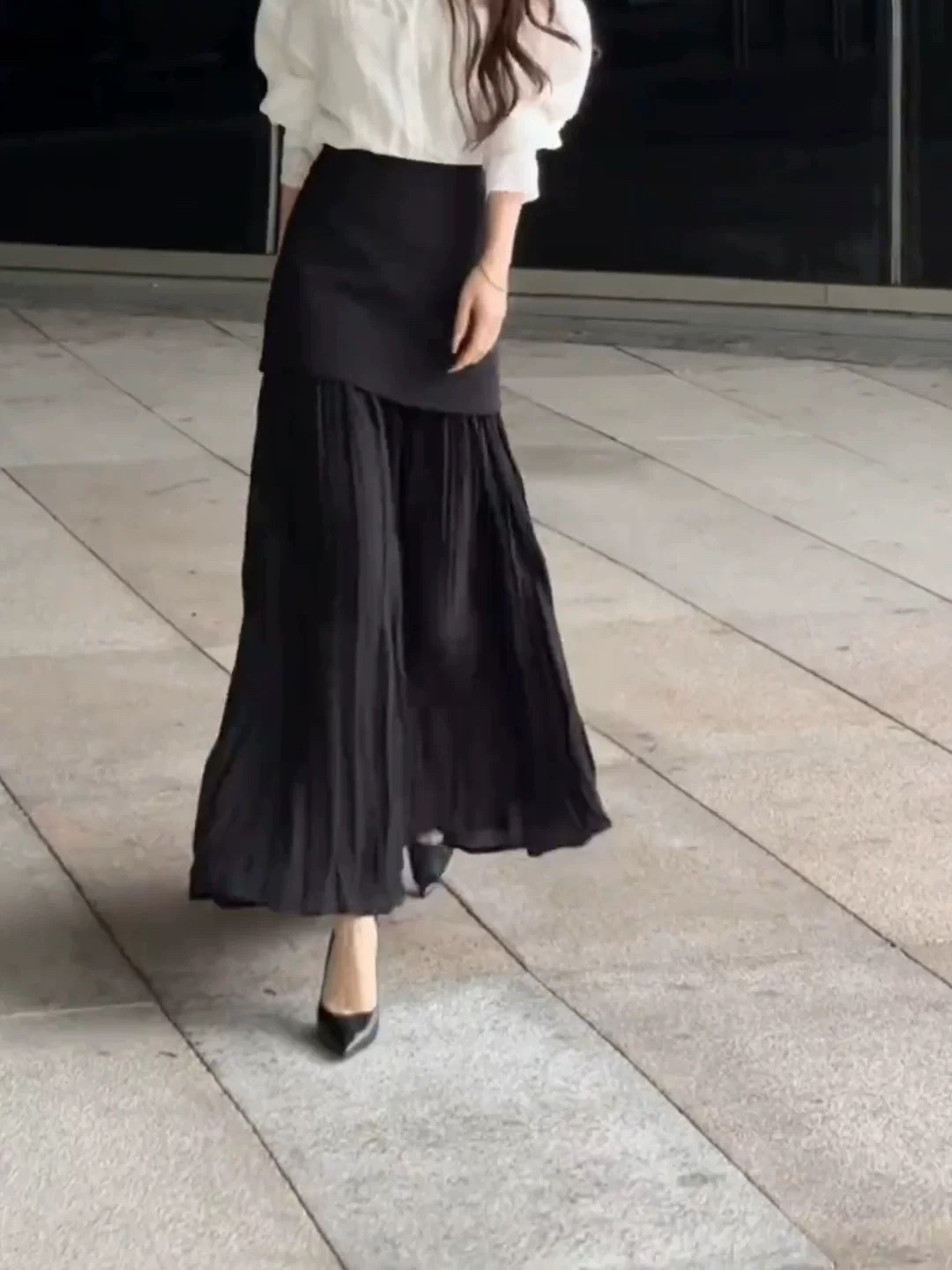 유럽 상품 품격 바람 검정색 패치워크 디자인 하이웨이스트 도루 센스 큰 진자 롱 스커트 한 마디 캐주얼 슬림해 보이는 반신 스커트 여름