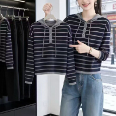 批发<b class='q'>短款</b>条纹毛衣女秋冬内搭可外穿打底衫2026新款高级感连帽针织<b class='q'>卫衣</b>