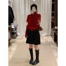 批发落落狷介冬季丝绒<b class='q'>半身裙</b>黑波点印花加绒短<b class='q'>裙</b>蕾丝拼接2025秋冬新款