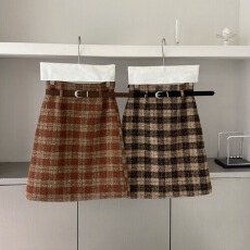 批发爱西里2025冬季新款小香氛围感红色格纹<b class='q'>半身裙</b><b class='q'>女</b>显瘦羊毛呢中裙