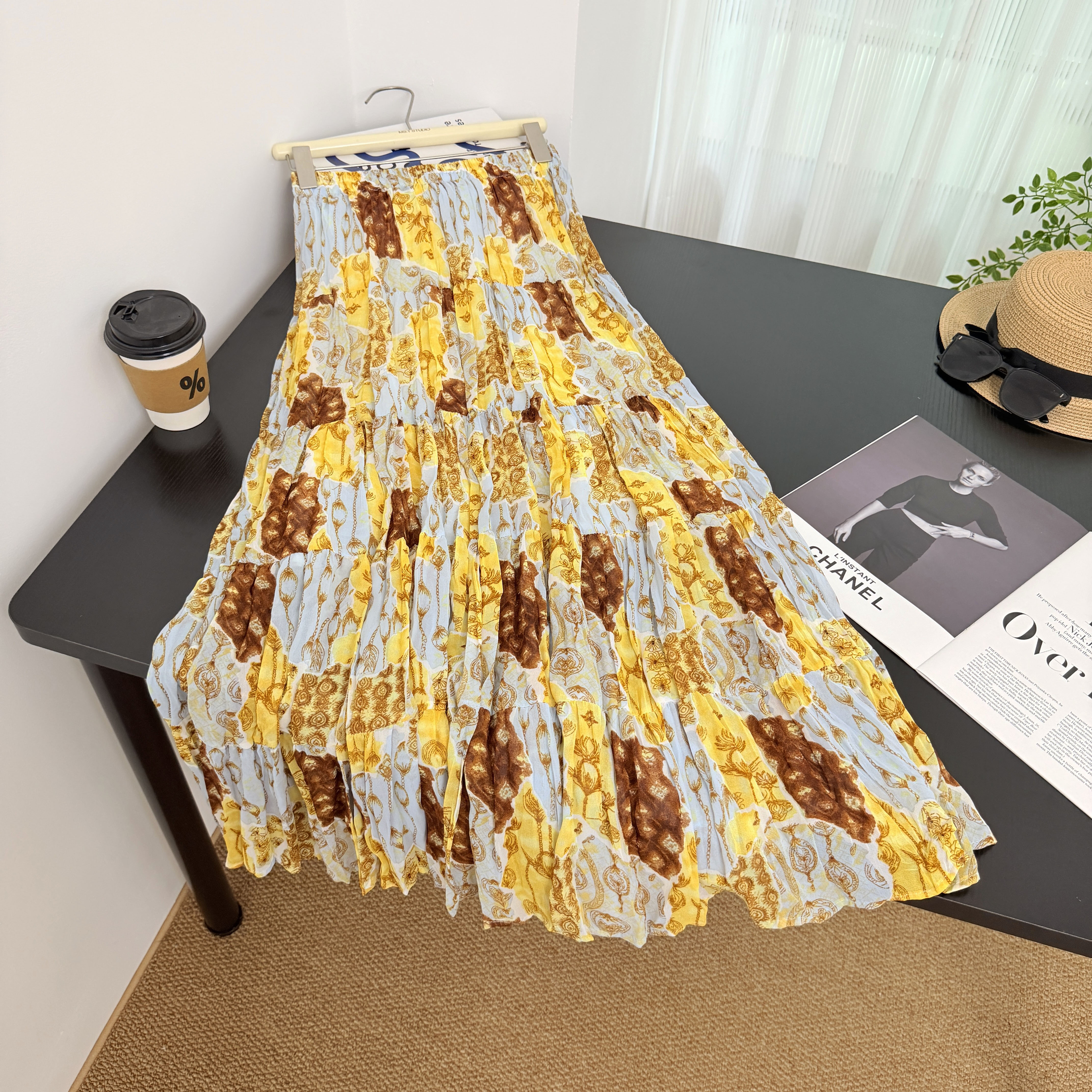 유럽 역 2026 봄 새로운 패션 휴가 바람 배색 패치워크 중간 길이 슬림해 보이는 A라인 스커트 캐주얼 롱 스커트